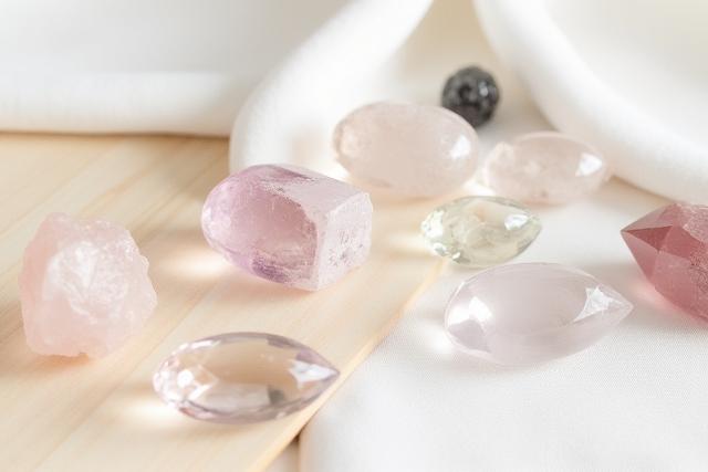 Különféle gyógyító kristályok